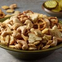 Dill Pickle-Flavored Cashews Image 3