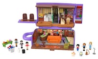 Sitcom-Themed Doll Lines Image 1
