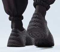 Pixelated Lightweight Shoes Image 5