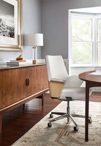 Stylish Executive Chairs Image 2