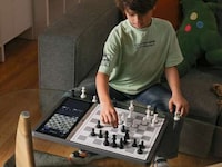 AI-Powered Chess Sets Image 5