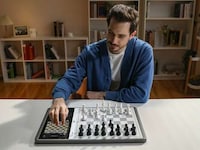 AI-Powered Chess Sets Image 6