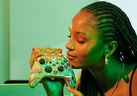 Pizza-Themed Limited Game Controllers Image 2