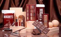 Chocolate-Inspired Makeup Collaborations Image 1