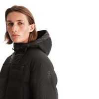 Runner-Friendly Performance Jackets Image 1