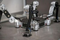 Agile Wall-Climbing Robots Image 3