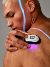 Hands-Free Acne Treatments Image 3