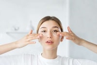 Freeze-Dried Powder Eye Masks Image 1