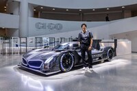 Artistic Auto Showcases Image 2