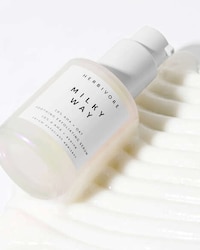 Sensitive Skin Exfoliating Serums Image 1