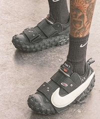 Dynamic Dramatic Sole Sneakers Image 2