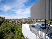 Hillside Cantilevered Concrete Homes Image 2