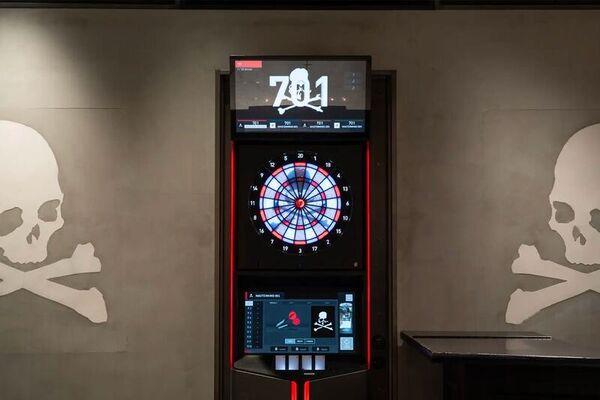 Streetwear-Branded Dartboards : DARTSLIVE Home Set