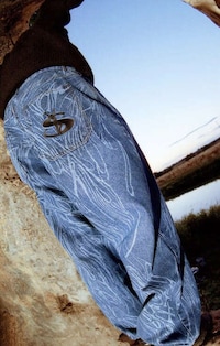 British Vintage-Tinged Streetwear Image 3