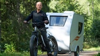 Solo Cyclist Camping Trailers Image 2