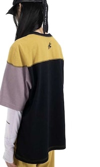 Genderless Performance Apparel Image 3