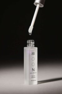 Shine-Boosting Tooth Serums Image 1