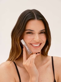 Shine-Boosting Tooth Serums Image 2
