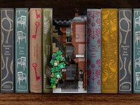 Block Puzzled Book Nooks Image 1