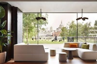 Modern Museum Versatile Cafes
