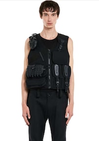 Chic Technical Vest Collaborations Image 3