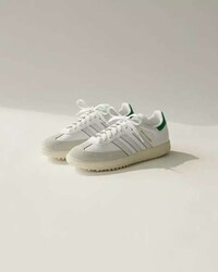 Minimal Lifestyle Golf Sneakers Image 2