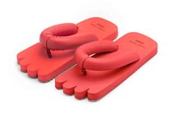 Dynamic Four-Toed Sandals Image 3
