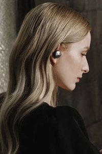 Chic Wireless Earbuds Image 3