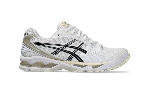 Collaboration Retailer Sneakers