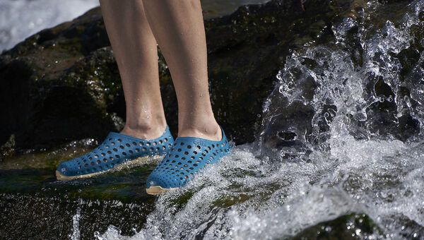 Sustainable Waterproof Footwear : fish water shoes