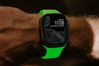 Glow-in-the-Dark Smartwatch Straps Image 7