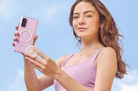 Omni-Compatible Magnetic Phone Grips Image 2