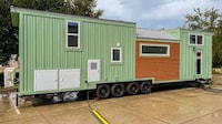 Oversized Luxurious Tiny Homes Image 3