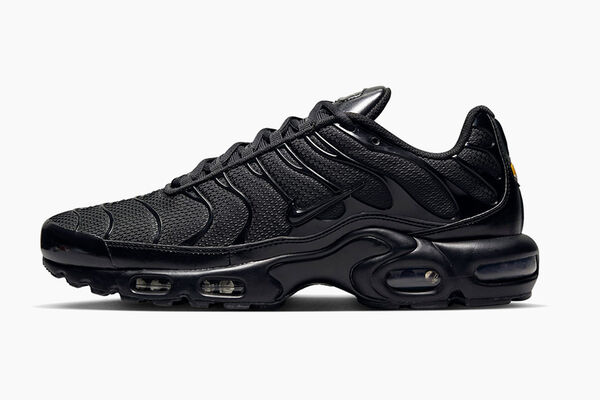 Glossy Minimalist Training Sneakers