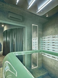Stunning Eyewear Store Interiors Image 3