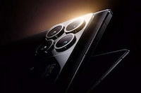 Durable Folding Flagship Smartphones Image 2