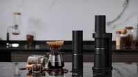 Sleek Portable Coffee Grinders Image 3