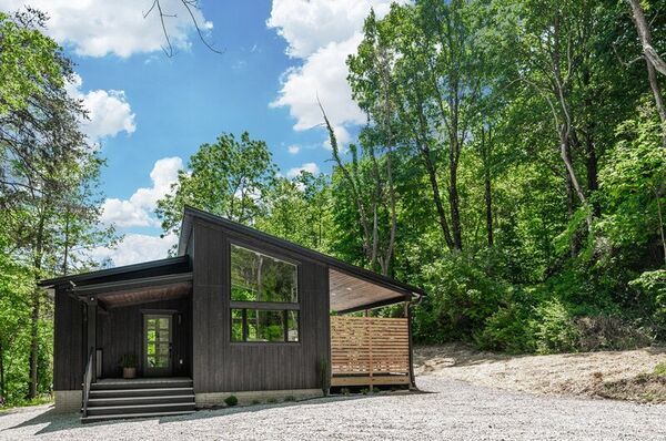 Nest Tiny House Exudes Modern Luxury in a Prime Location