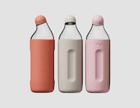 Angled Grip-Friendly Water Bottles Image 3