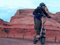 Hydraulic Shock Electric Scooters Image 4