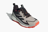 Hybrid Trail Sneaker Models Image 2