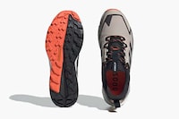 Hybrid Trail Sneaker Models Image 3