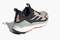 Hybrid Trail Sneaker Models Image 4