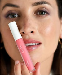 Luscious Hydrating Lip Glosses Image 4