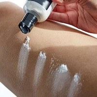 Earthy Skincare Dusting Powders Image 1