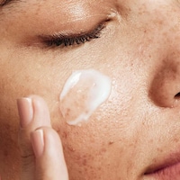 Powerful Overnight Resurfacing Serums Image 2