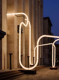 Intricate Lighting Sculptures Image 2