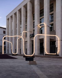 Intricate Lighting Sculptures Image 4