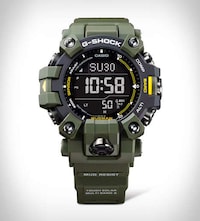 Durable Dual-Layer Digital Timepieces Image 4