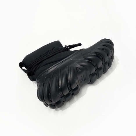 Sculpted Stealthy Breathable Boots